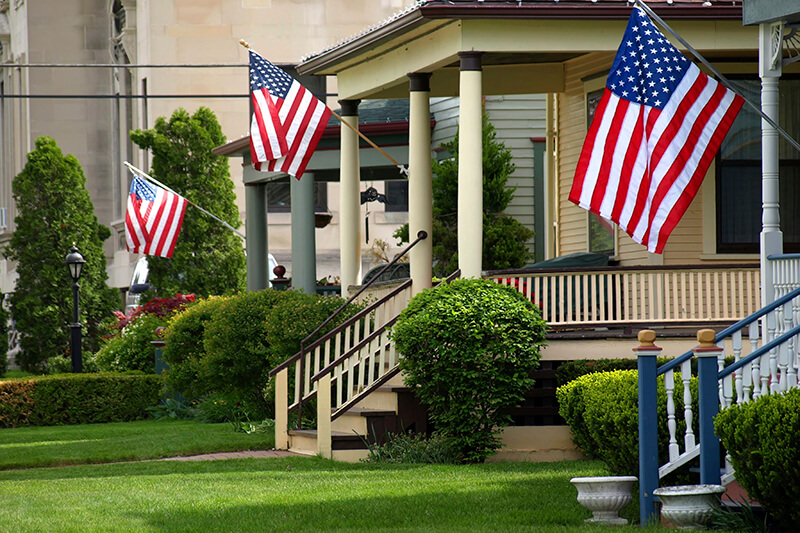 Flags outside veterans homes